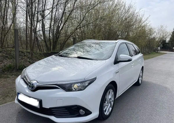 mazowieckie Toyota Auris cena 52000 przebieg: 150000, rok produkcji 2018 z Zielonka